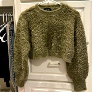 Fab’rik olive green crop sweater size S. EUC no flaws.
